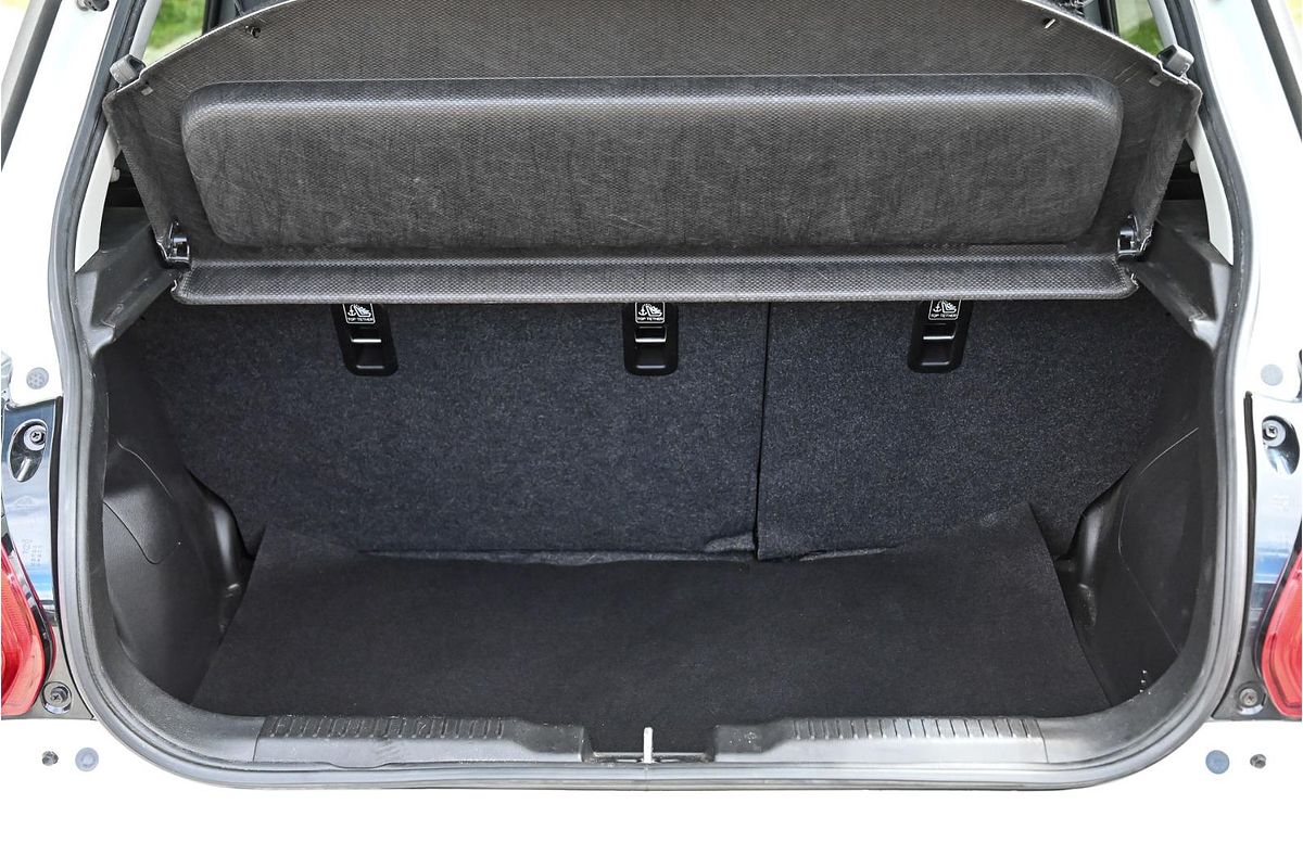 2017 Suzuki Swift GL Navigator AZ