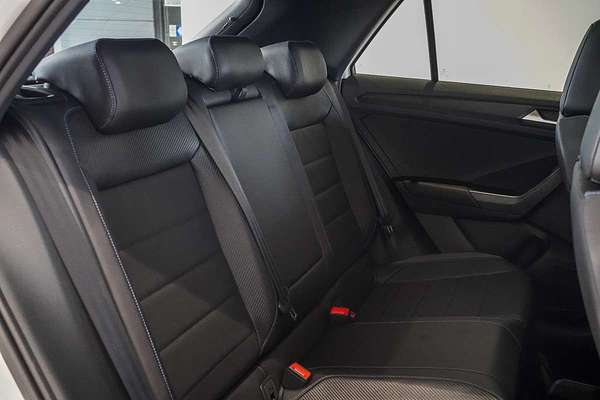 2025 Volkswagen T-Roc R D11