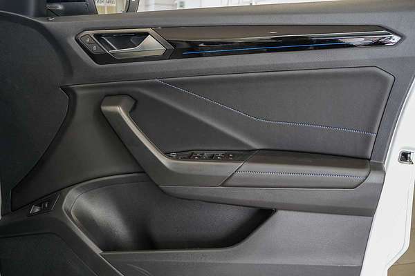 2025 Volkswagen T-Roc R D11