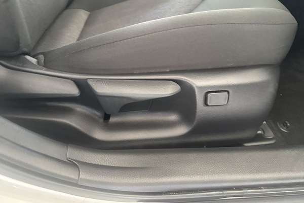 2019 Toyota Camry Ascent AXVH71R