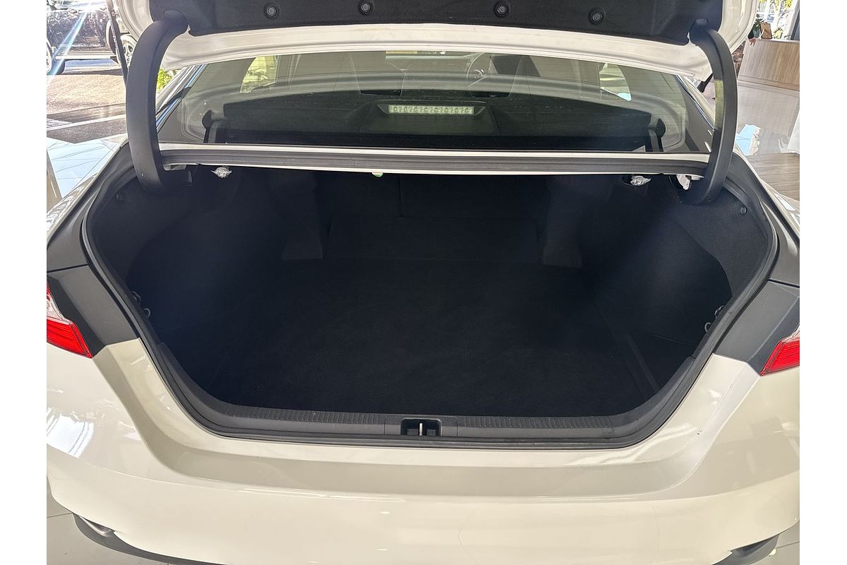 2019 Toyota Camry Ascent AXVH71R