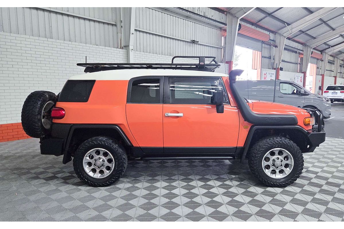 2013 Toyota FJ Cruiser GSJ15R