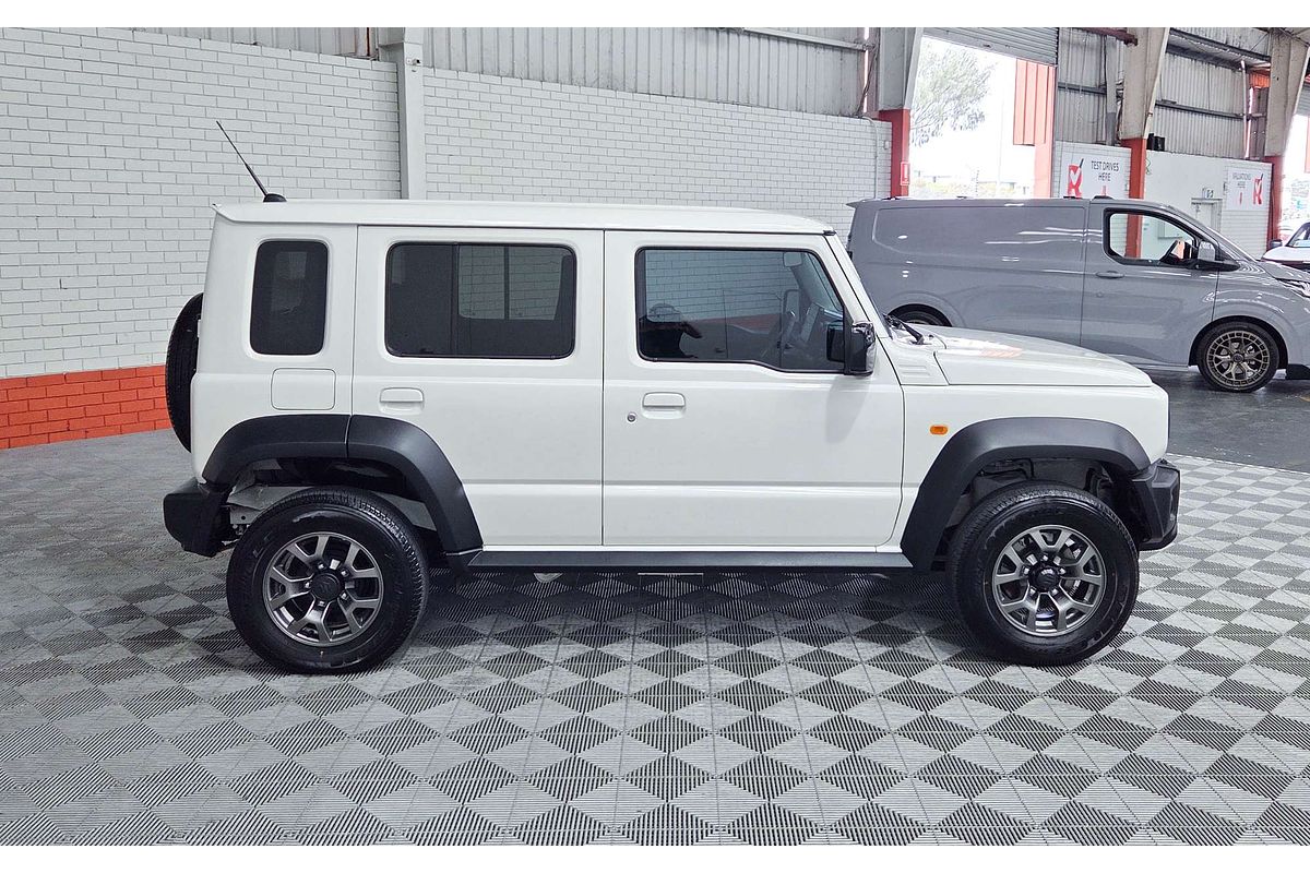 2023 Suzuki Jimny GLX GJ