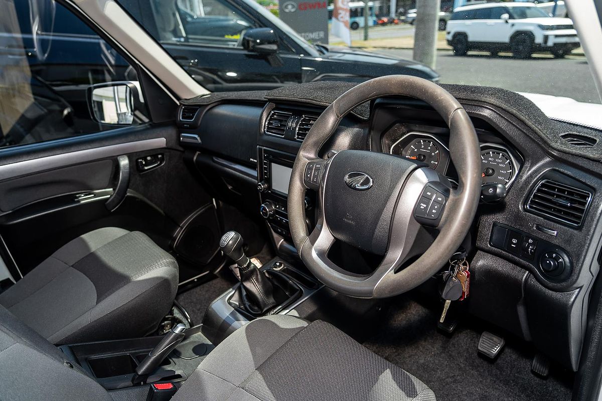 2020 Mahindra PIK-UP S6+