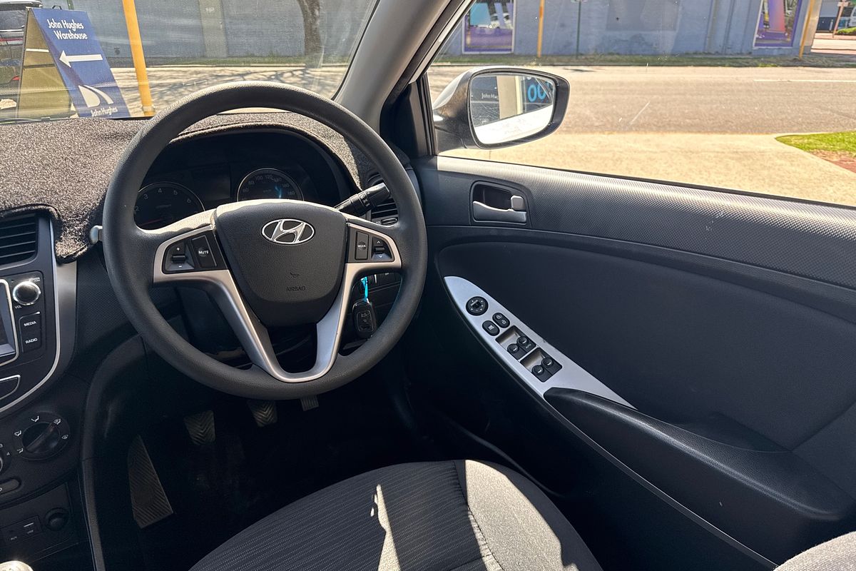 2016 Hyundai Accent Active RB4