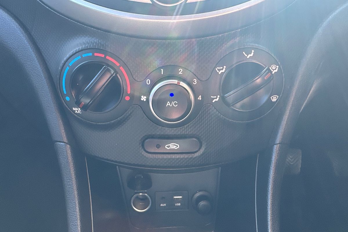 2016 Hyundai Accent Active RB4
