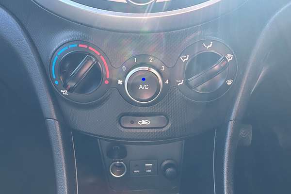 2016 Hyundai Accent Active RB4