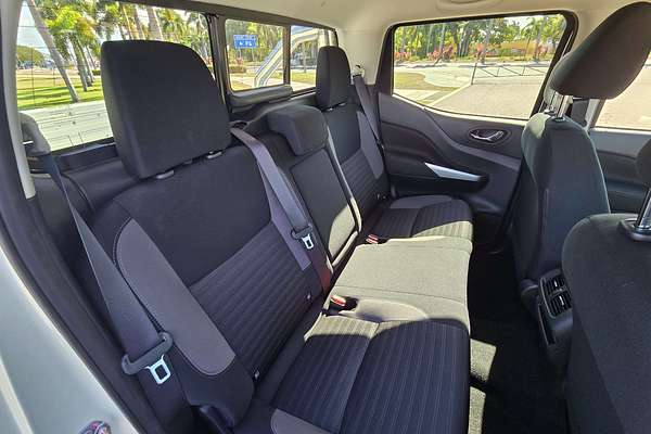 2024 Nissan Navara ST D23 4X4