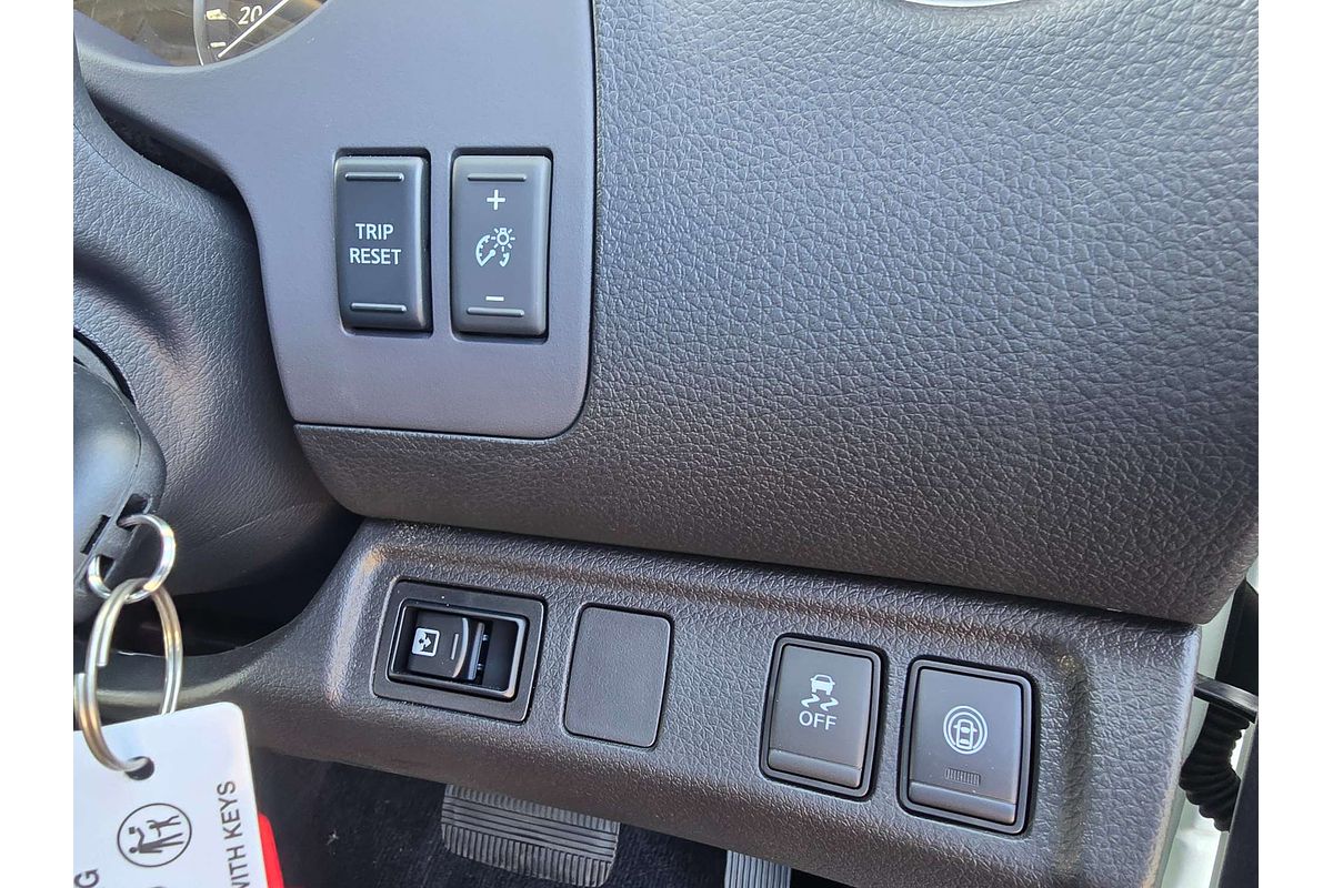2024 Nissan Navara ST D23 4X4