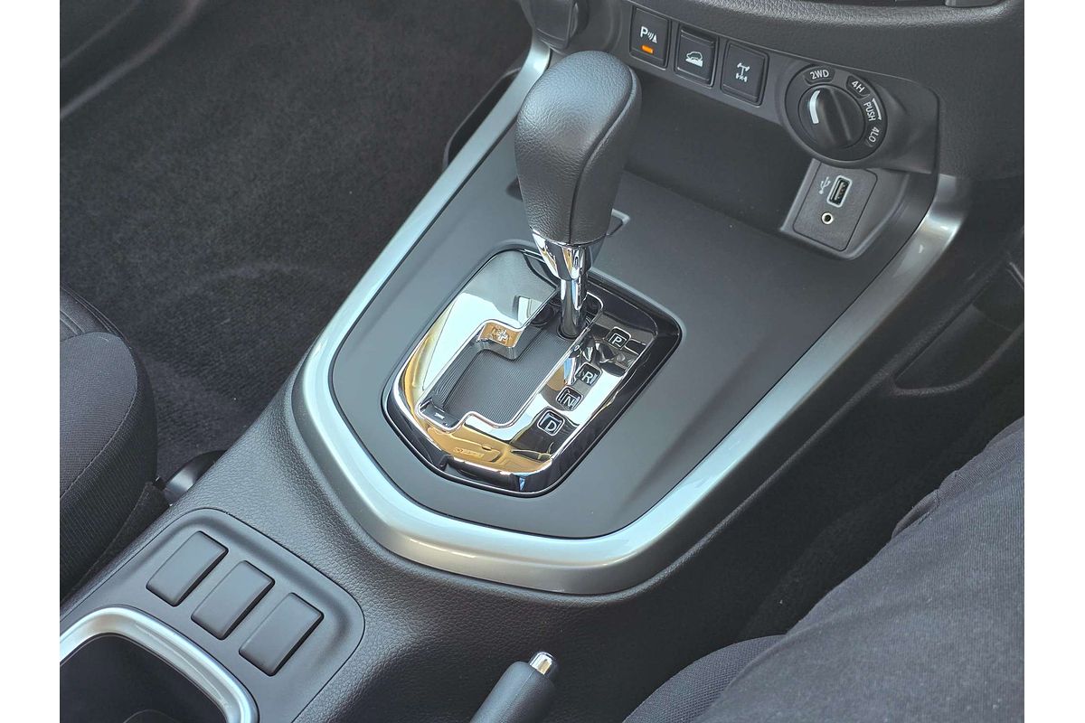 2024 Nissan Navara ST D23 4X4