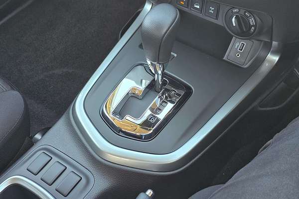 2024 Nissan Navara ST D23 4X4