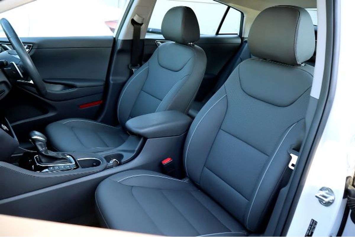 2022 Hyundai IONIQ Hybrid Premium AE.V4