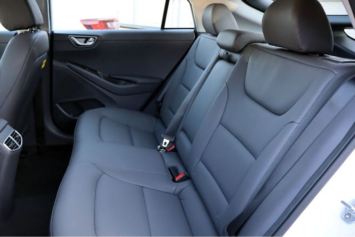 2022 Hyundai IONIQ Hybrid Premium AE.V4