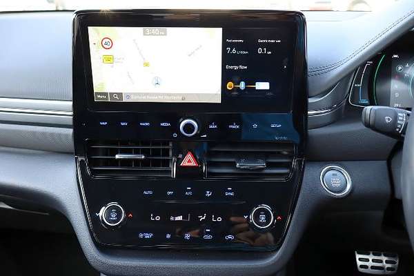 2022 Hyundai IONIQ Hybrid Premium AE.V4