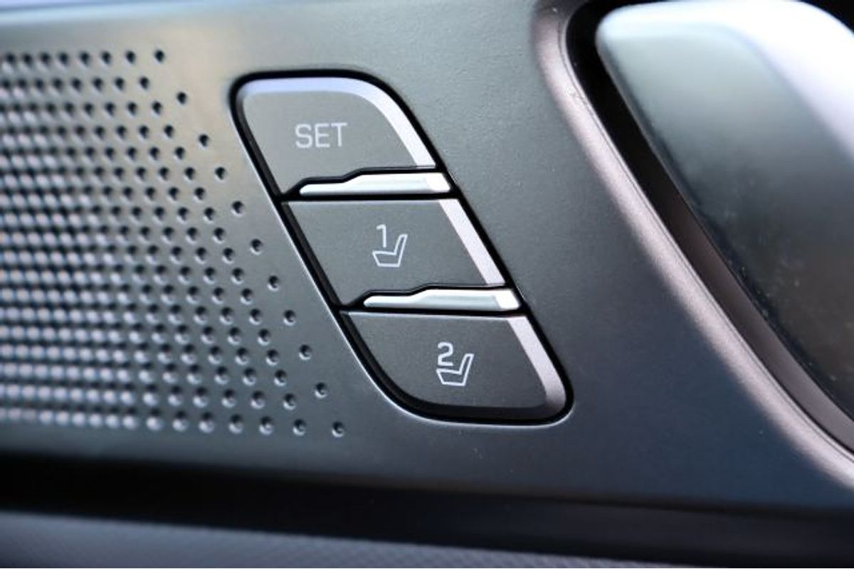 2022 Hyundai IONIQ Hybrid Premium AE.V4