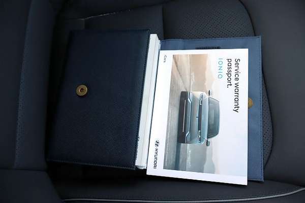 2022 Hyundai IONIQ Hybrid Premium AE.V4