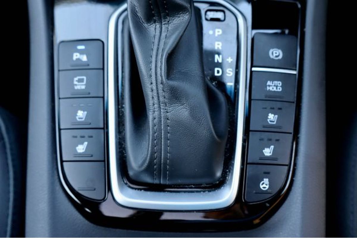 2022 Hyundai IONIQ Hybrid Premium AE.V4