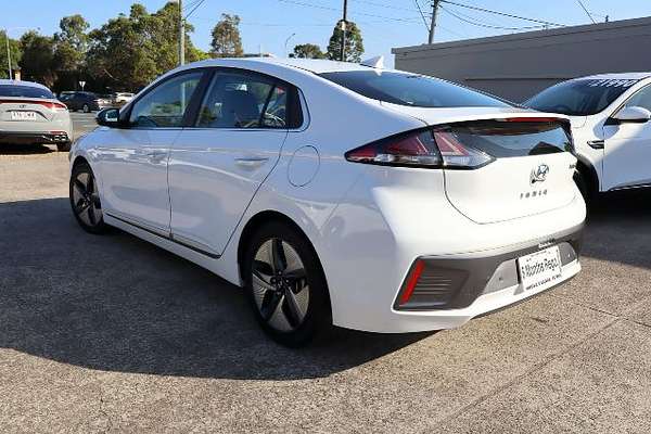 2022 Hyundai IONIQ Hybrid Premium AE.V4