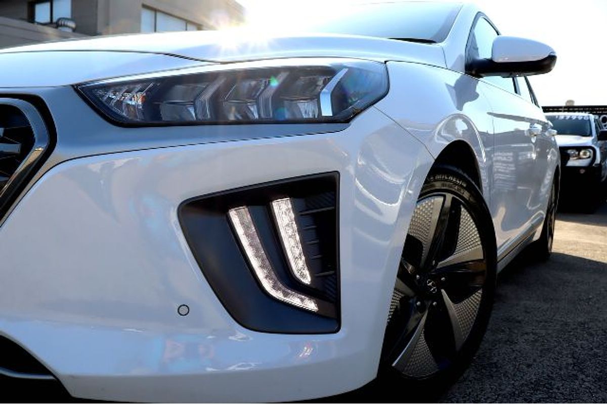2022 Hyundai IONIQ Hybrid Premium AE.V4