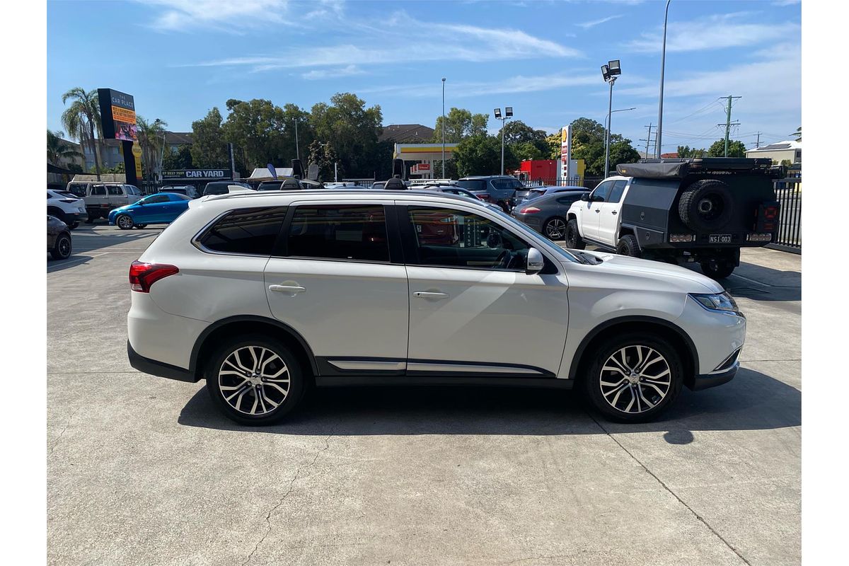 2017 Mitsubishi Outlander LS Safety Pack ZK