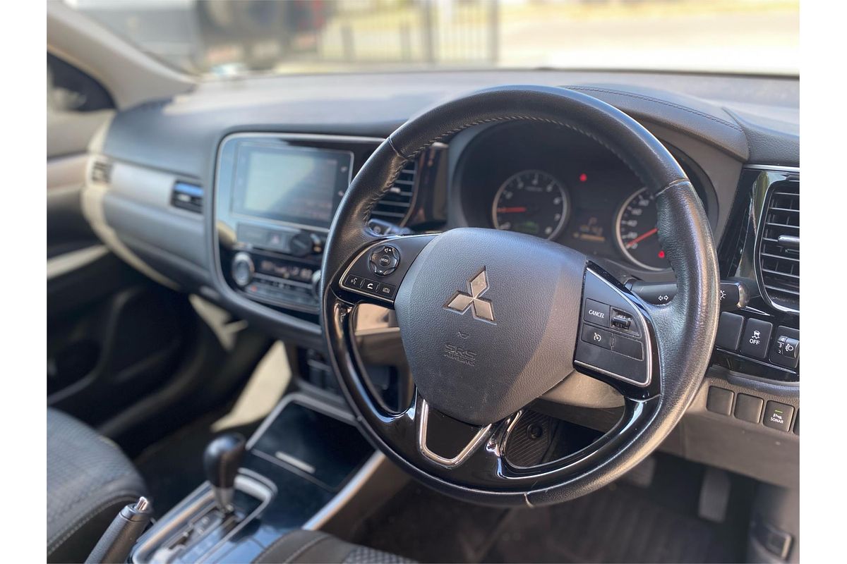 2017 Mitsubishi Outlander LS Safety Pack ZK