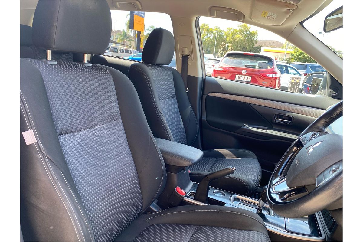 2017 Mitsubishi Outlander LS Safety Pack ZK