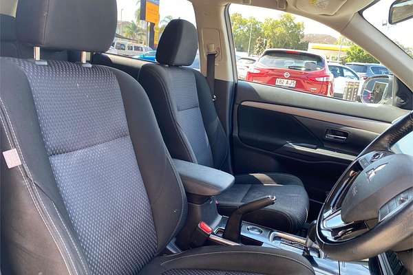 2017 Mitsubishi Outlander LS Safety Pack ZK