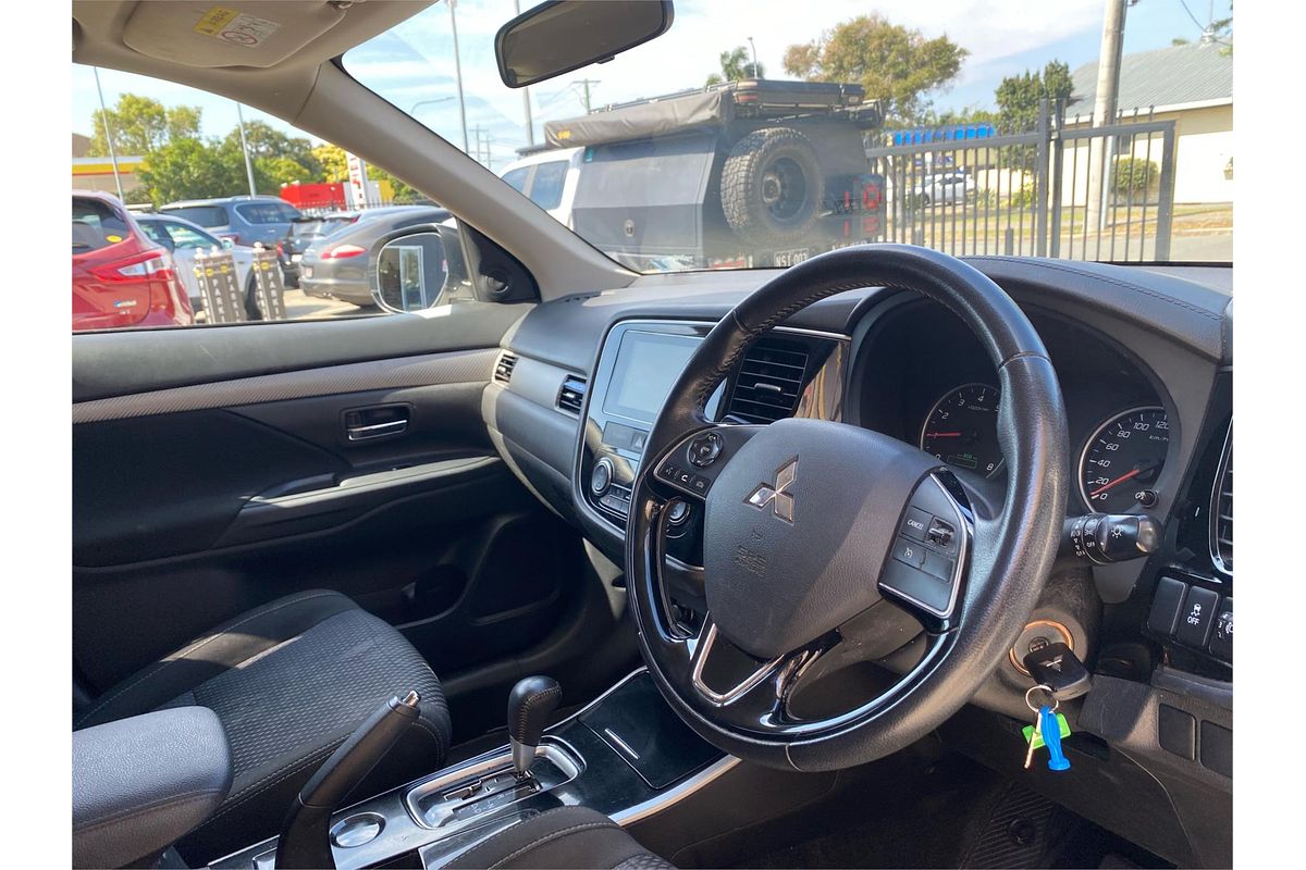 2017 Mitsubishi Outlander LS Safety Pack ZK