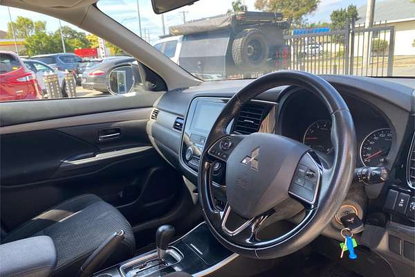 2017 Mitsubishi Outlander LS Safety Pack ZK