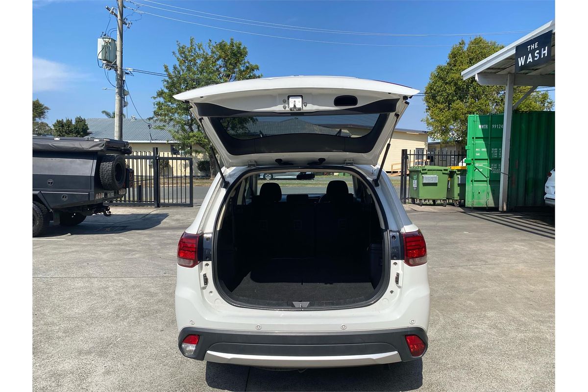 2017 Mitsubishi Outlander LS Safety Pack ZK