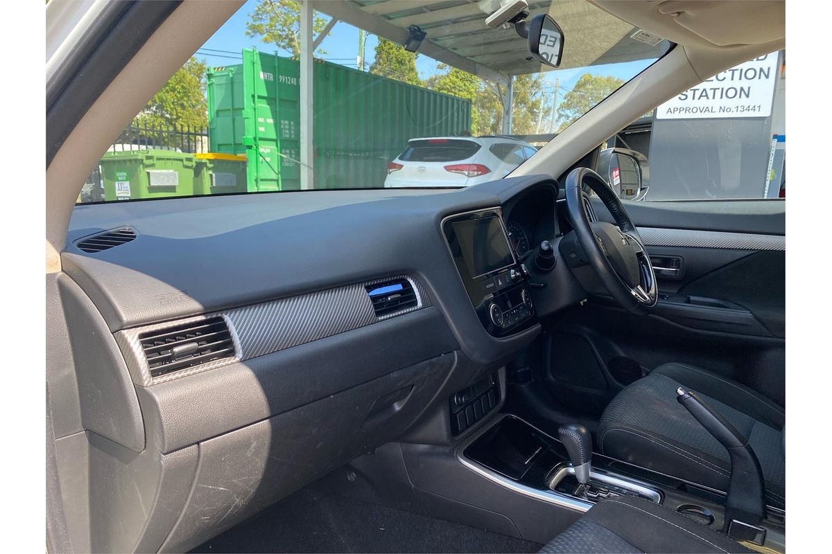 2017 Mitsubishi Outlander LS Safety Pack ZK