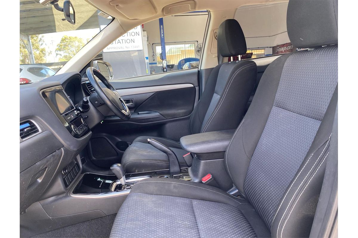 2017 Mitsubishi Outlander LS Safety Pack ZK