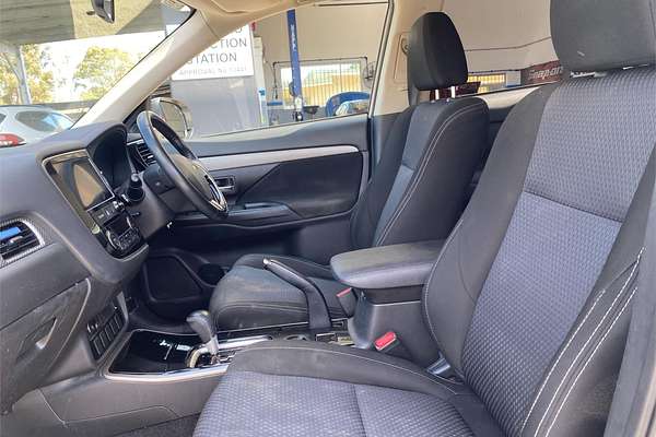 2017 Mitsubishi Outlander LS Safety Pack ZK