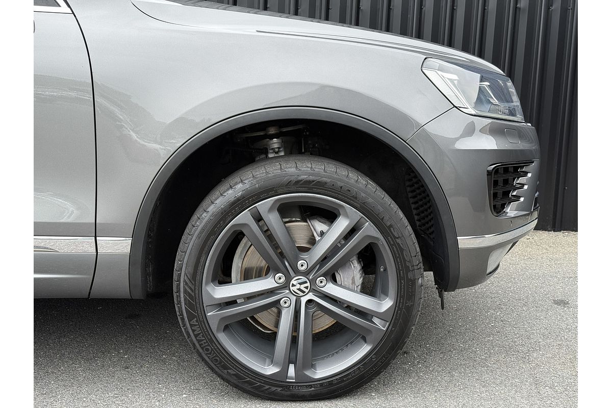 2015 Volkswagen Touareg V8 TDI R-Line 7P
