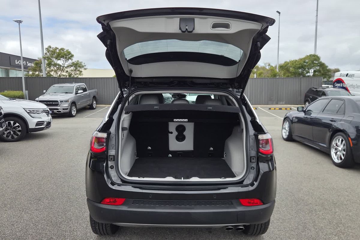 2022 Jeep Compass Limited M6
