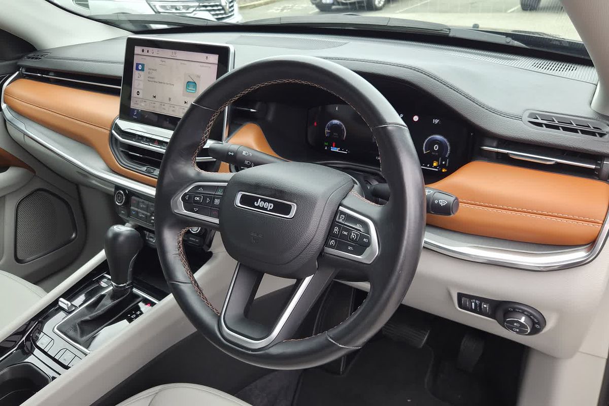 2022 Jeep Compass Limited M6