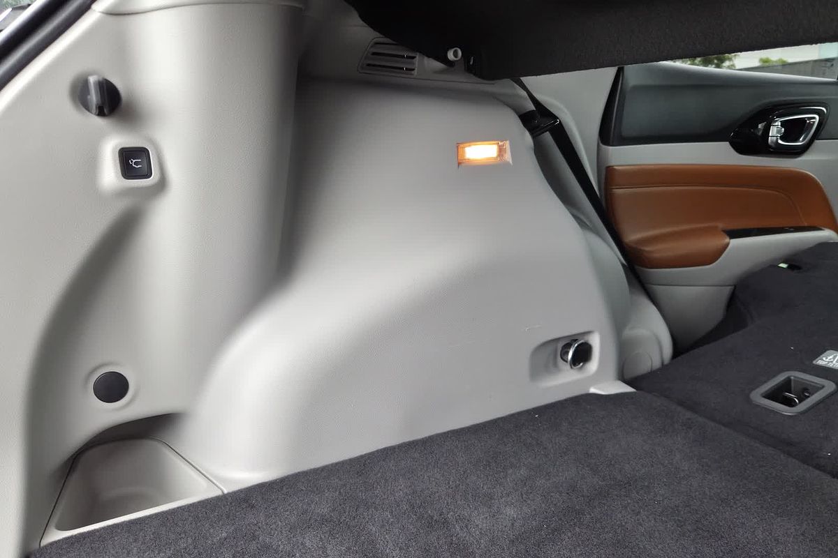 2022 Jeep Compass Limited M6