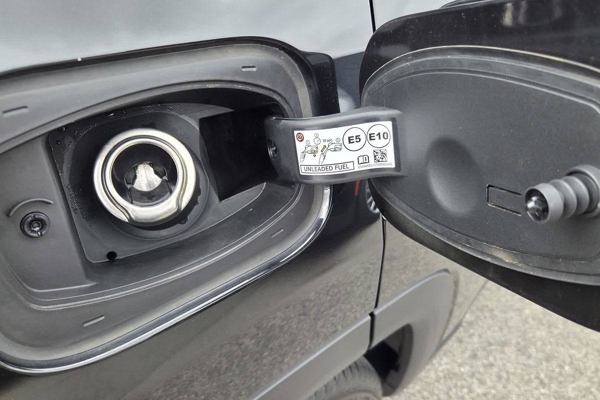 2022 Jeep Compass Limited M6