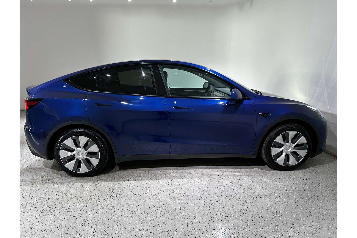 2022 Tesla Model Y Rear-Wheel Drive
