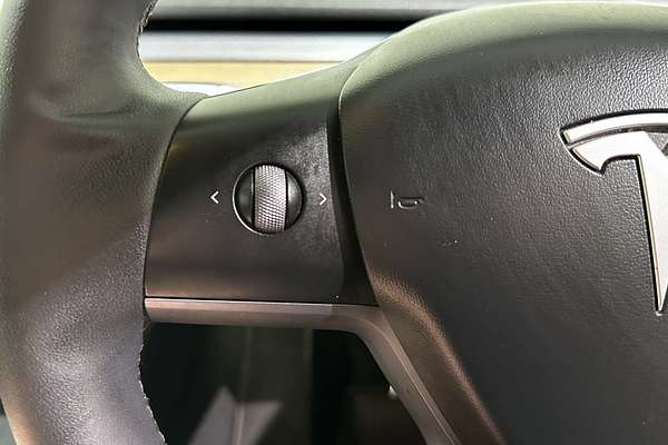 2022 Tesla Model Y Rear-Wheel Drive