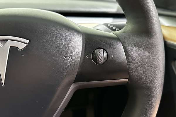 2022 Tesla Model Y Rear-Wheel Drive