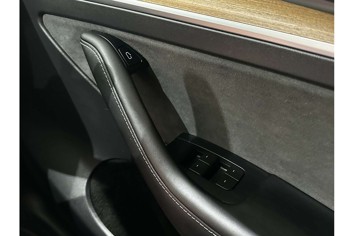 2022 Tesla Model Y Rear-Wheel Drive