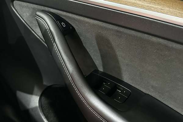 2022 Tesla Model Y Rear-Wheel Drive