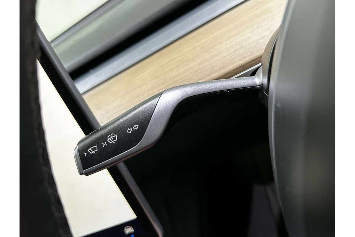 2022 Tesla Model Y Rear-Wheel Drive