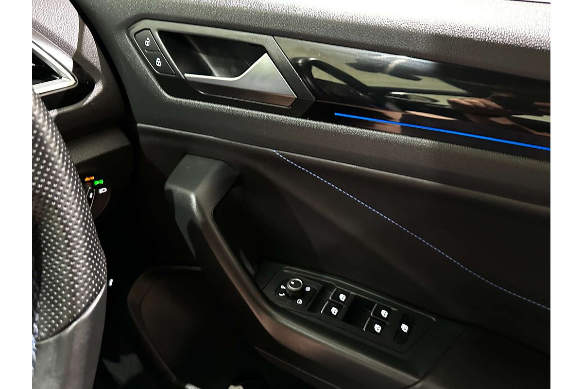 2023 Volkswagen T-Roc R D11