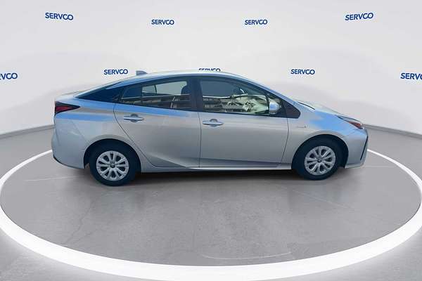 2022 Toyota Prius LE