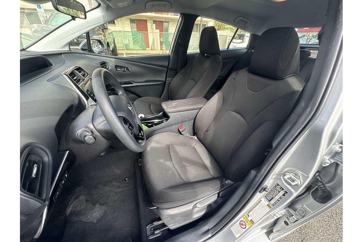 2022 Toyota Prius LE