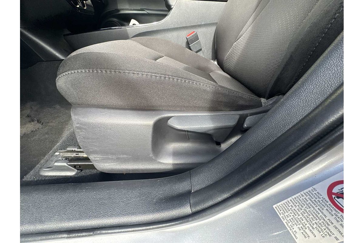 2022 Toyota Prius LE