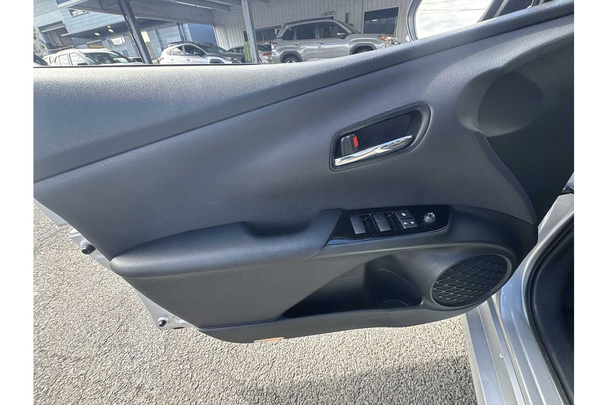 2022 Toyota Prius LE