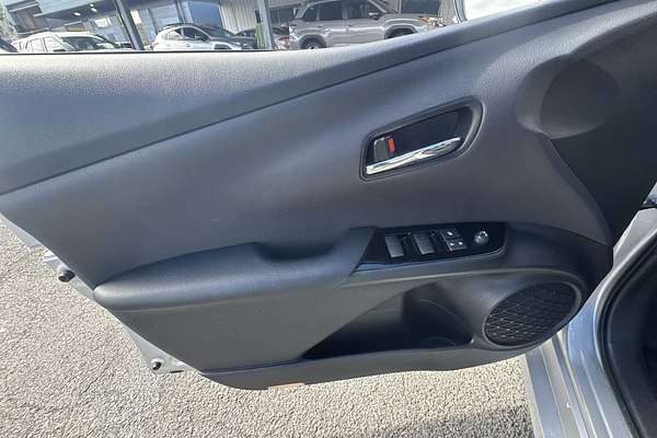 2022 Toyota Prius LE